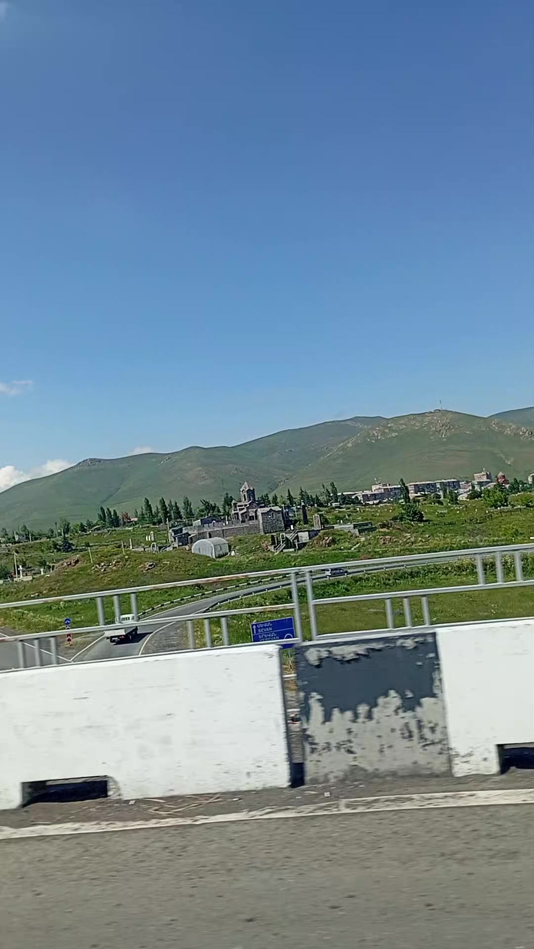 @Աննա