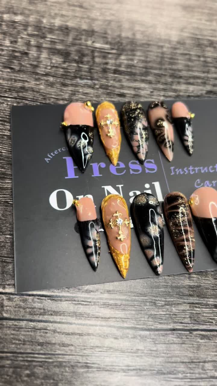 @nailsbyhail3yy