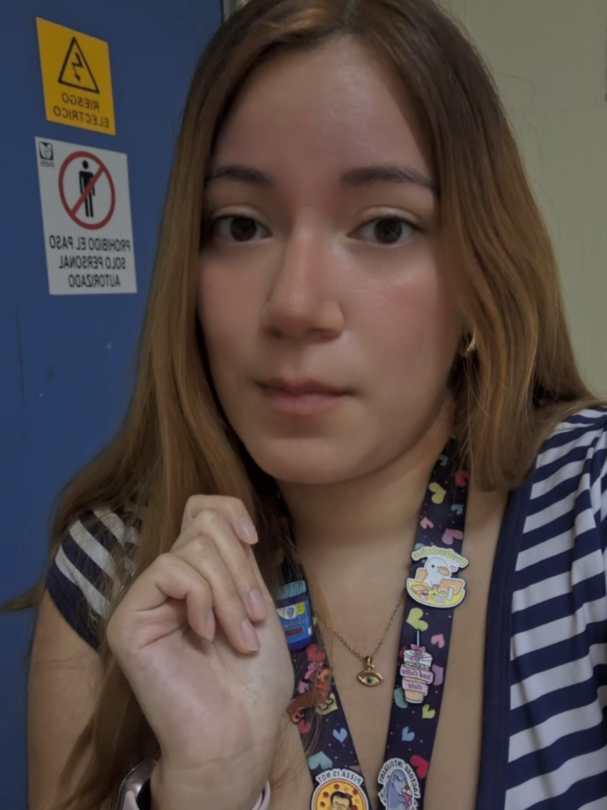 @Alejandra Gay Vlogs