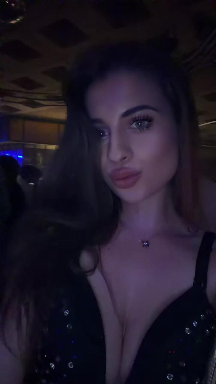 @Violetta Rai