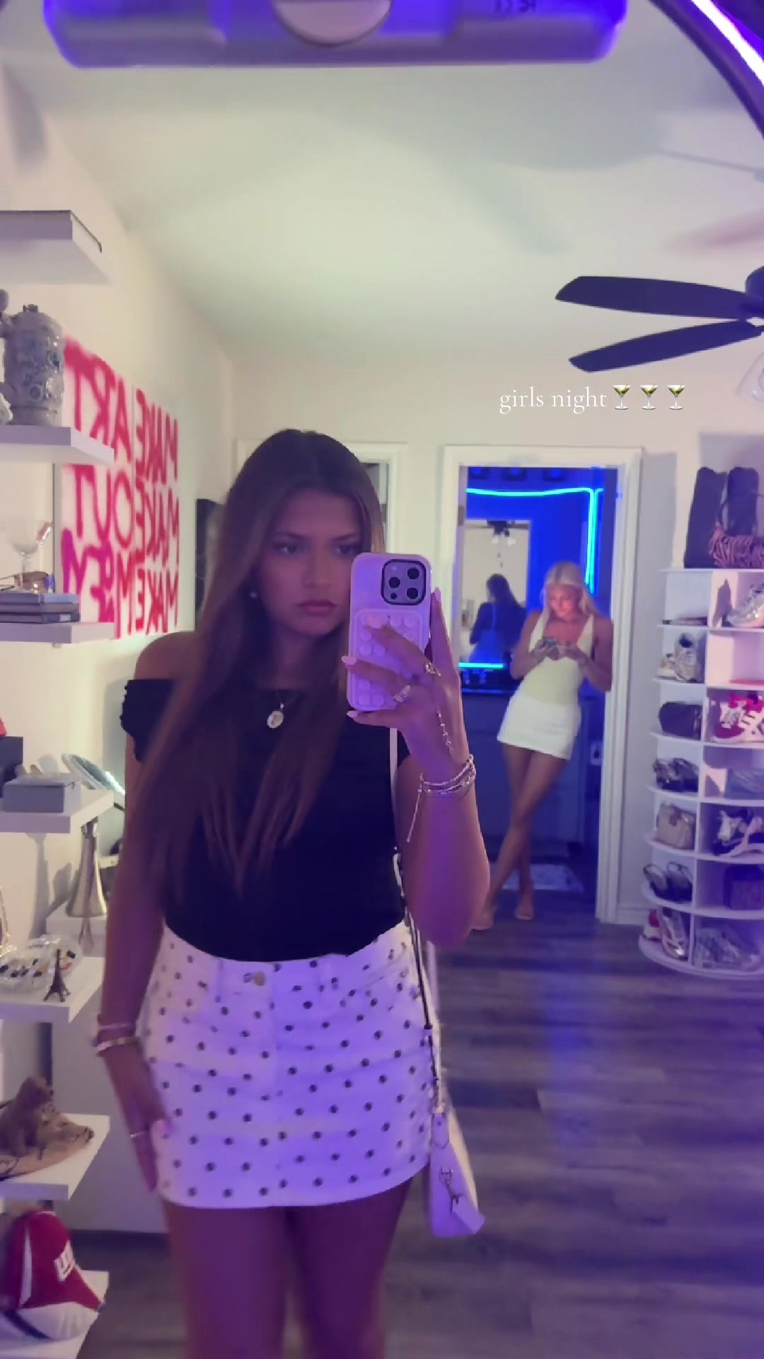 @María