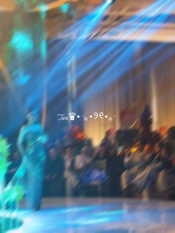 @Tau♛⋆ ˚｡⋆୨୧⋆｡˚