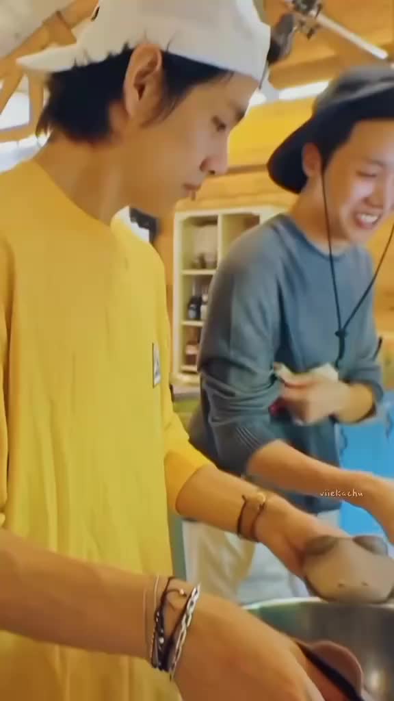 @BTS