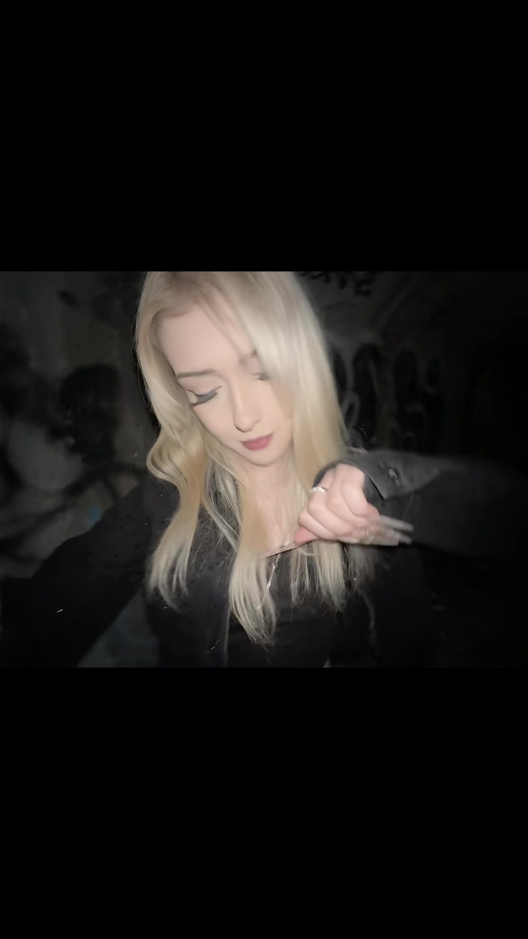 @😱