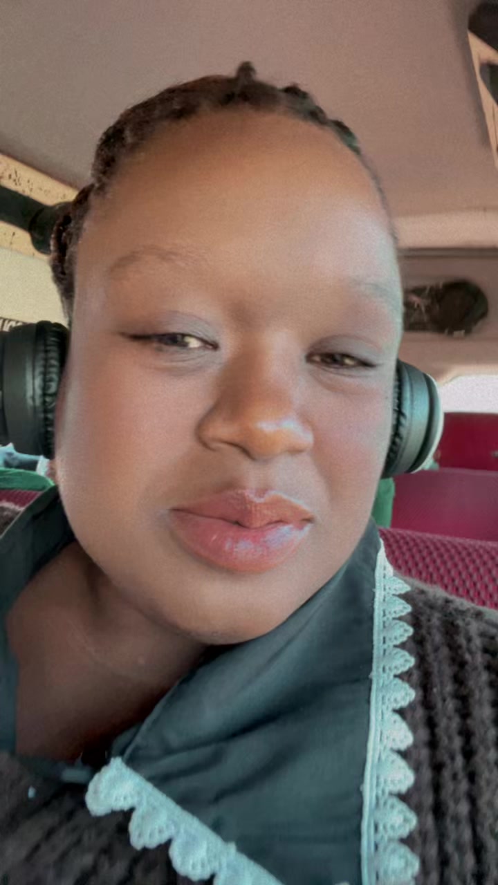 @MPHOLIZZ