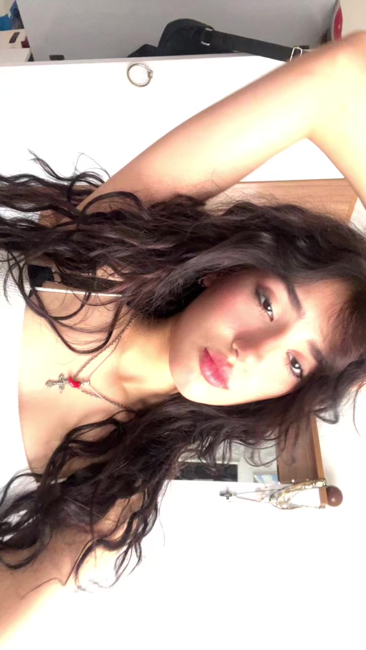 @B👩🏻🦱