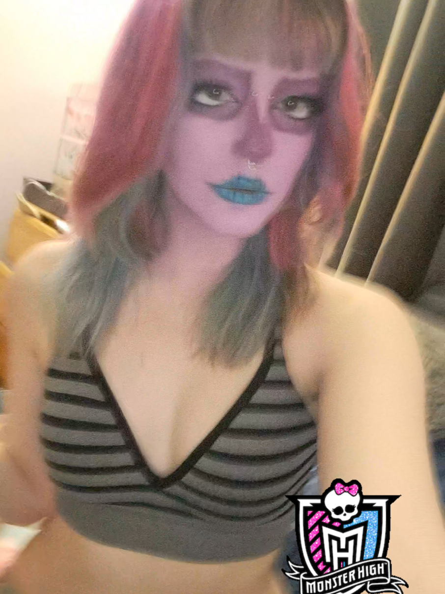 @Nat 🖤🦄