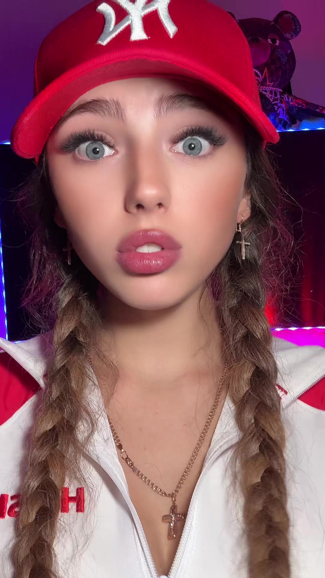 VANI (@vanistrimer) - Urlebird