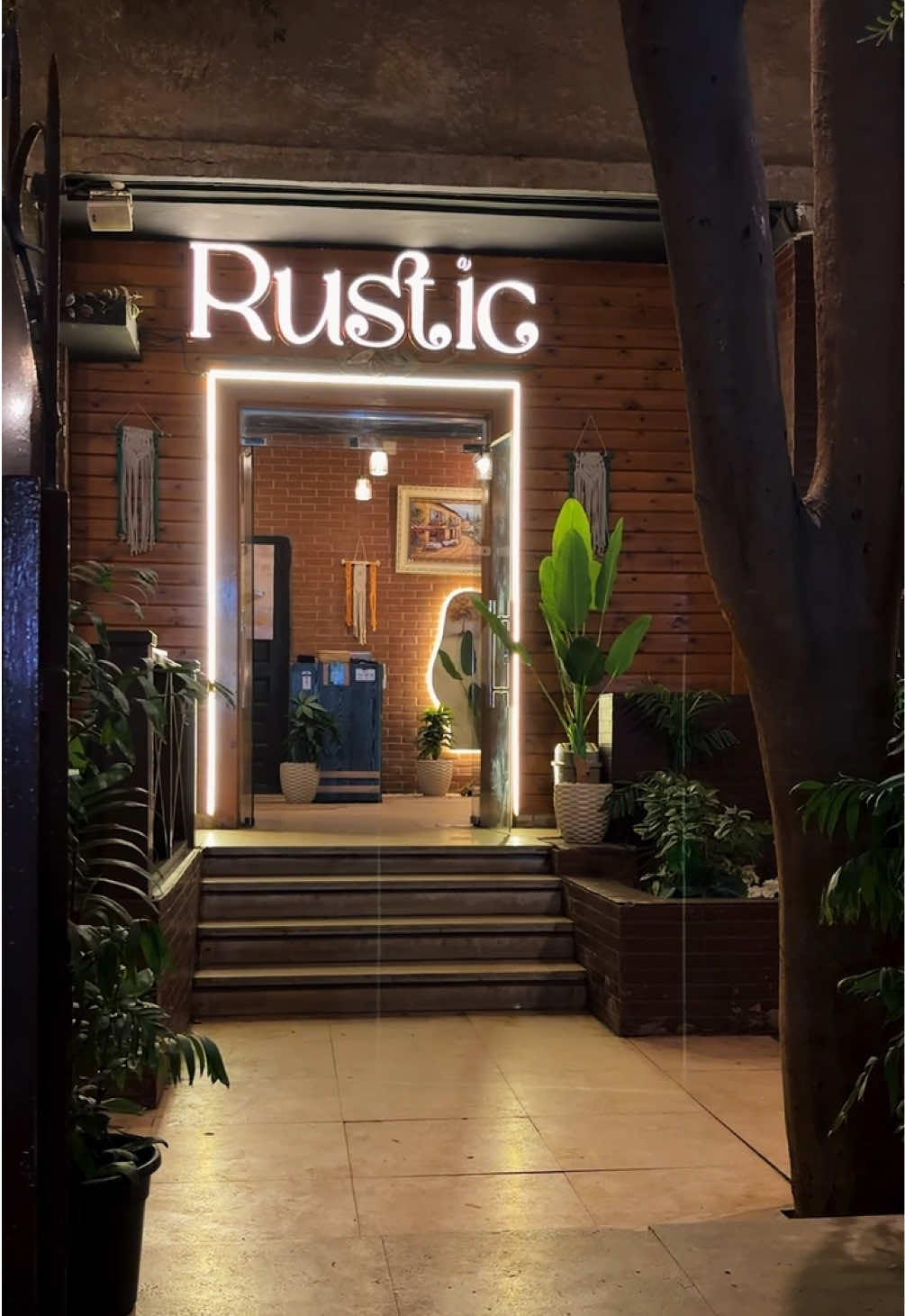 @Rustic Cafe & Restaurant