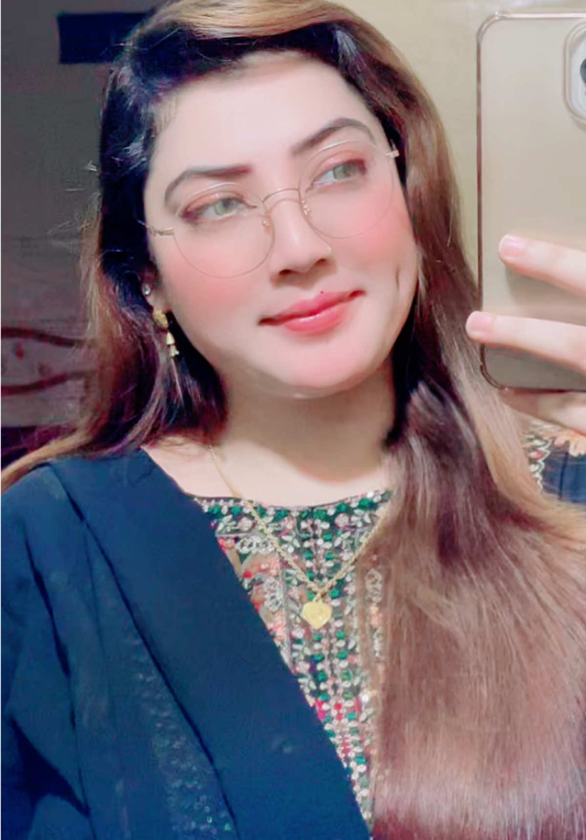 @Pari shahzad singer