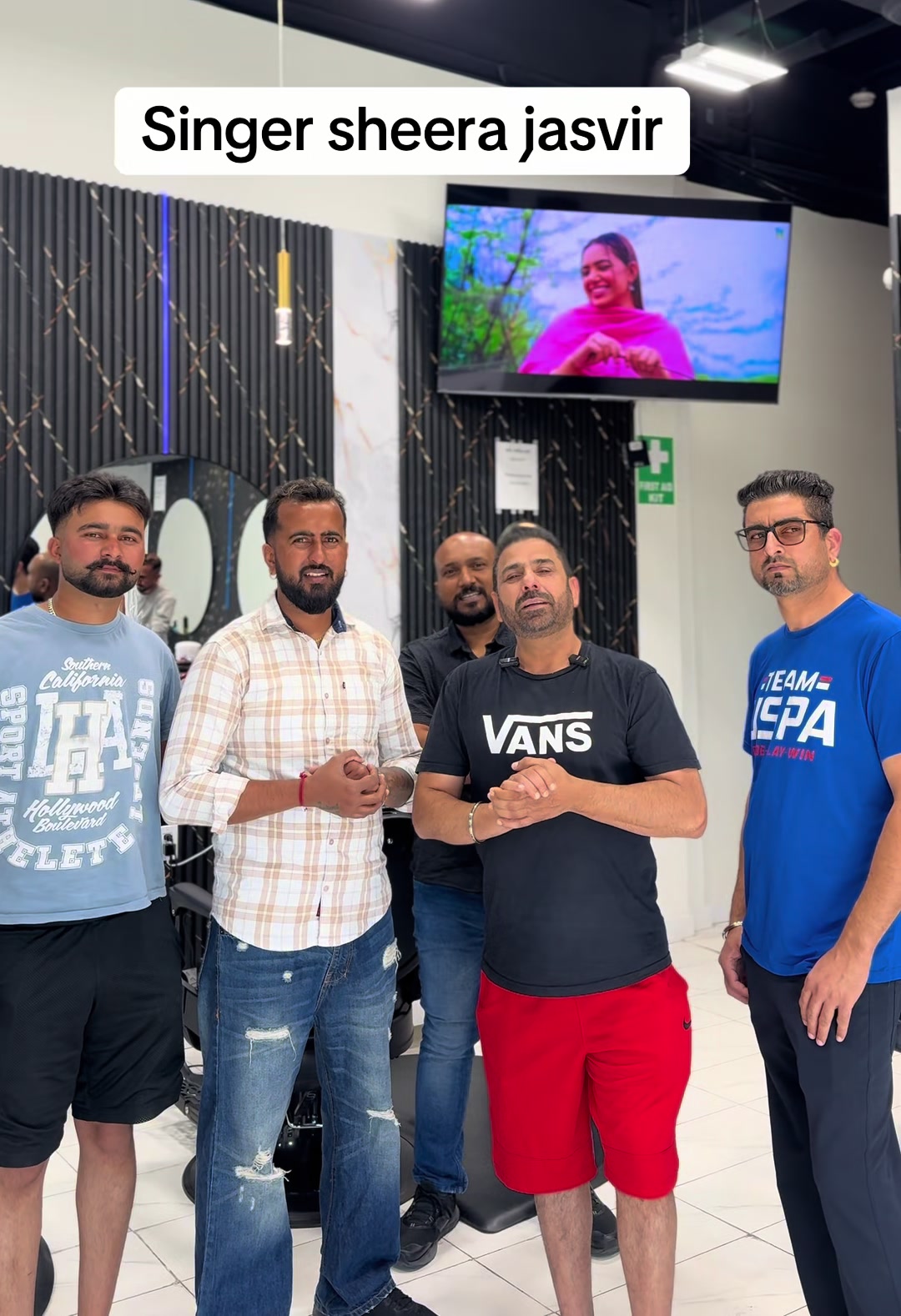 @Pendu barber unisex salon