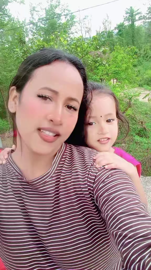 @prajala khadka❤️🥰