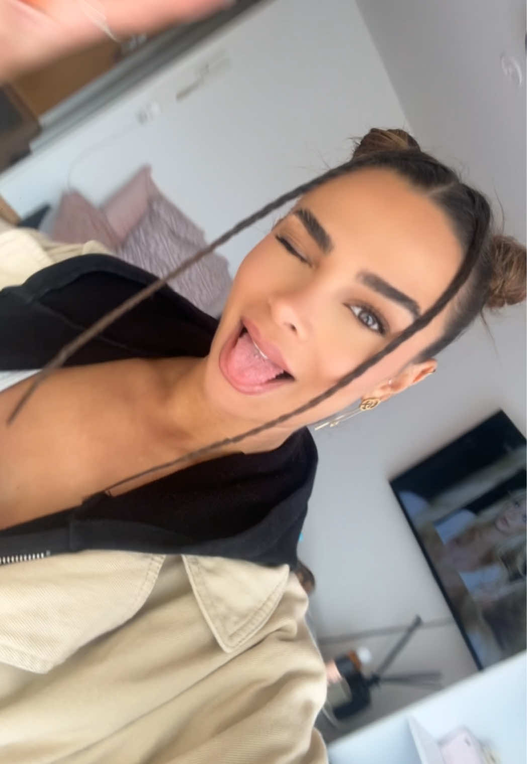 @BIENENKÖNIGIN🐝
