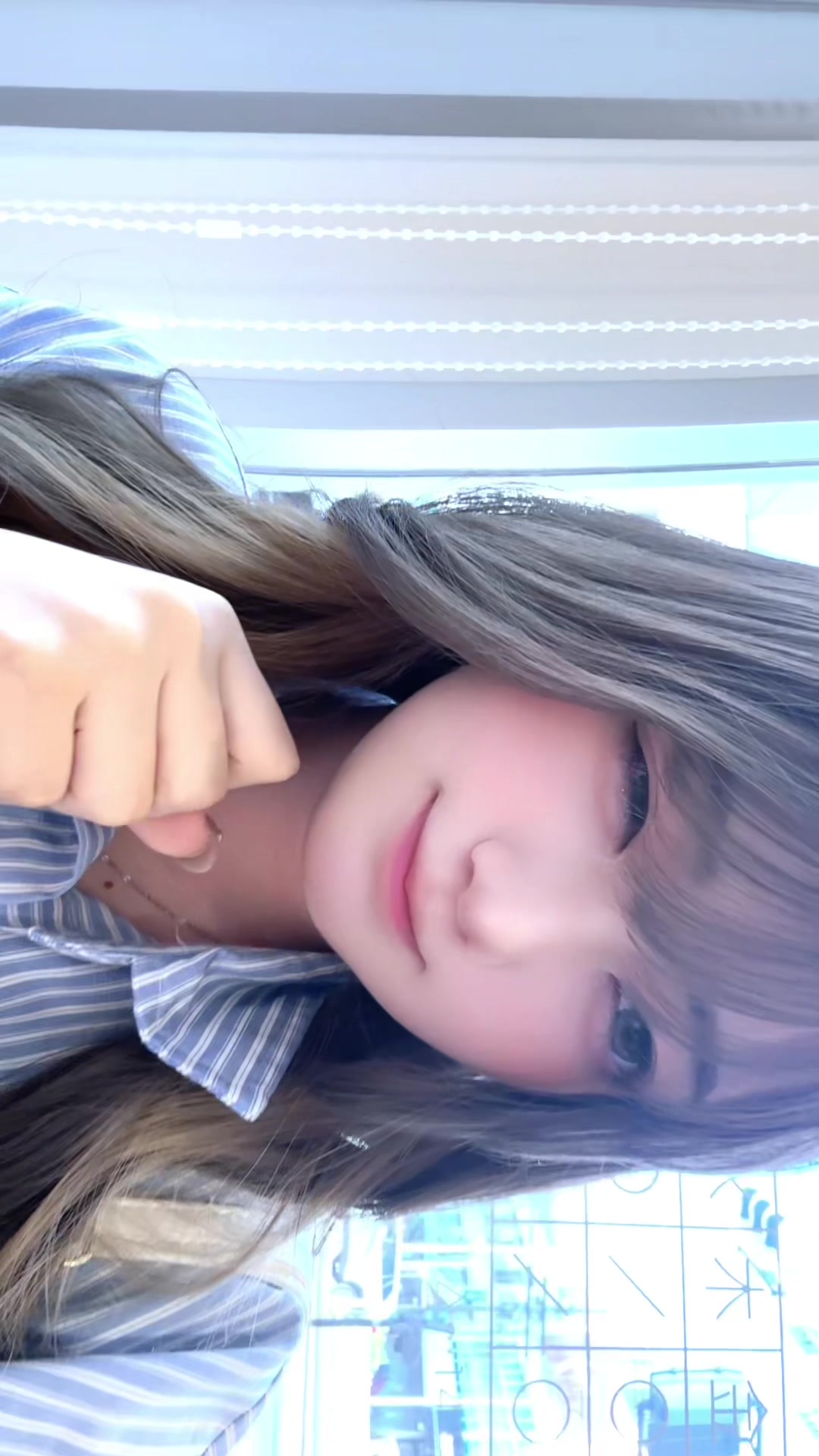 @にー