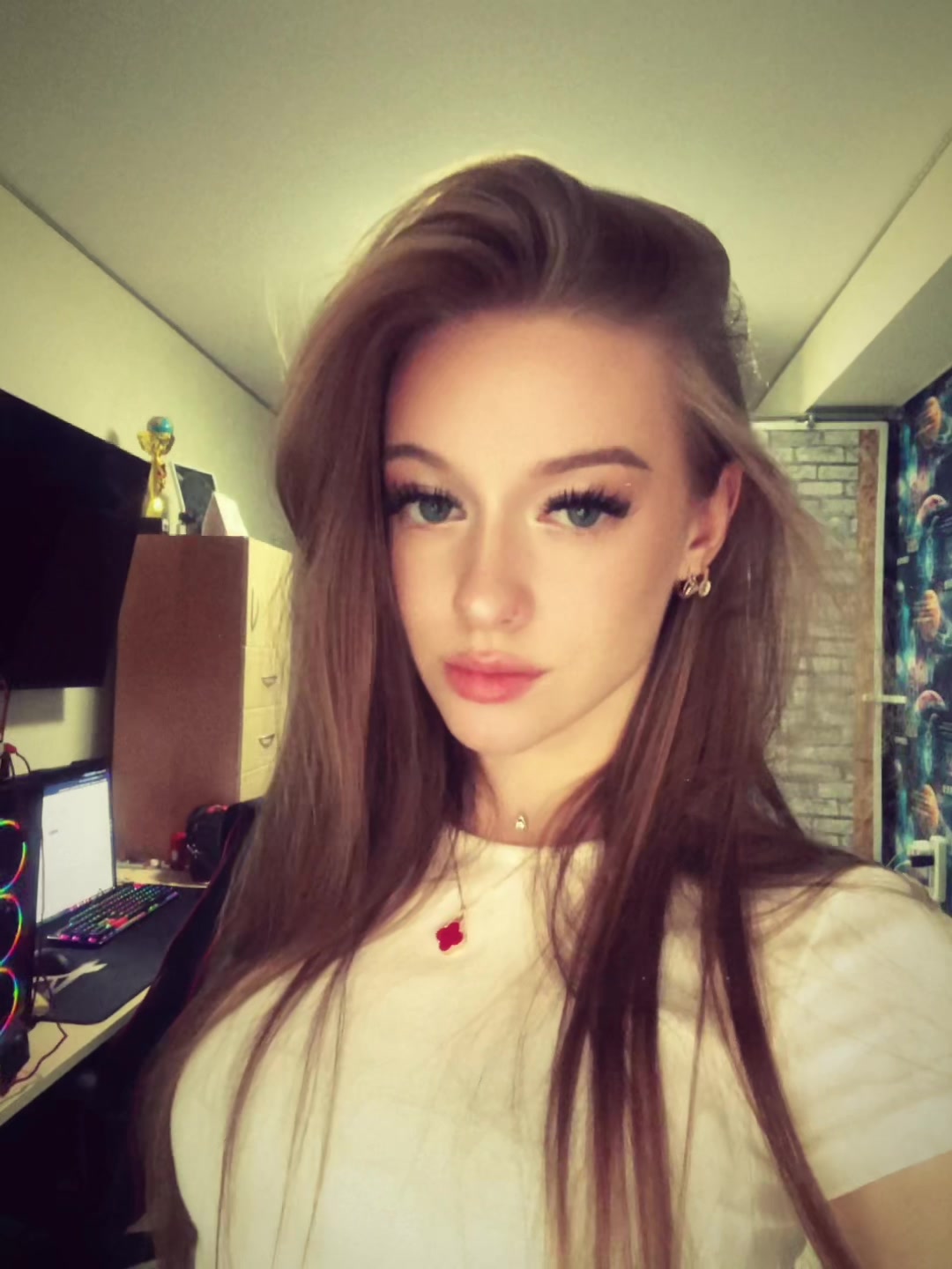 @~Викуля~💋