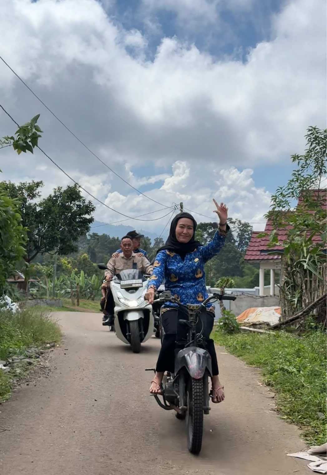@LahatKiteID