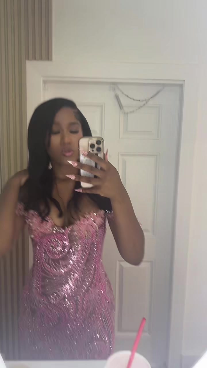@nishawrld_