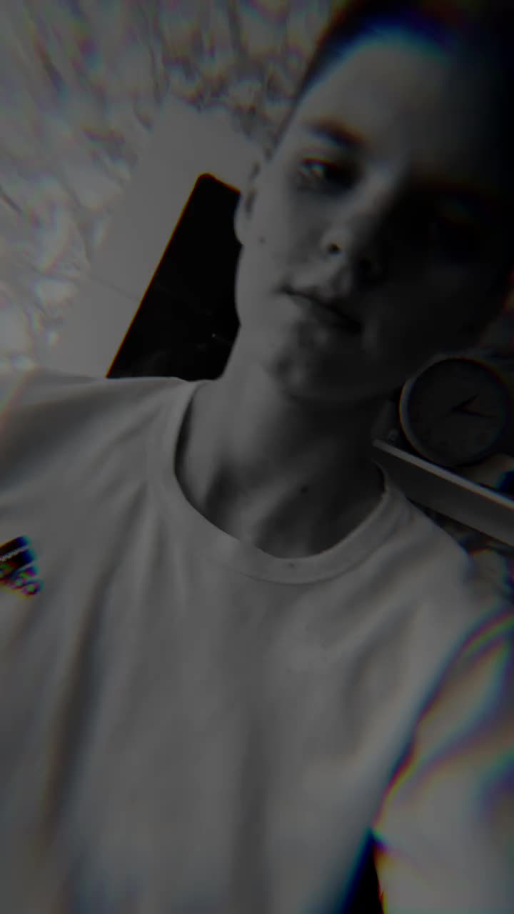 @𝓑𝓻𝓸𝓴𝓮𝓷 𝓗𝓮𝓪𝓻𝓽♡
