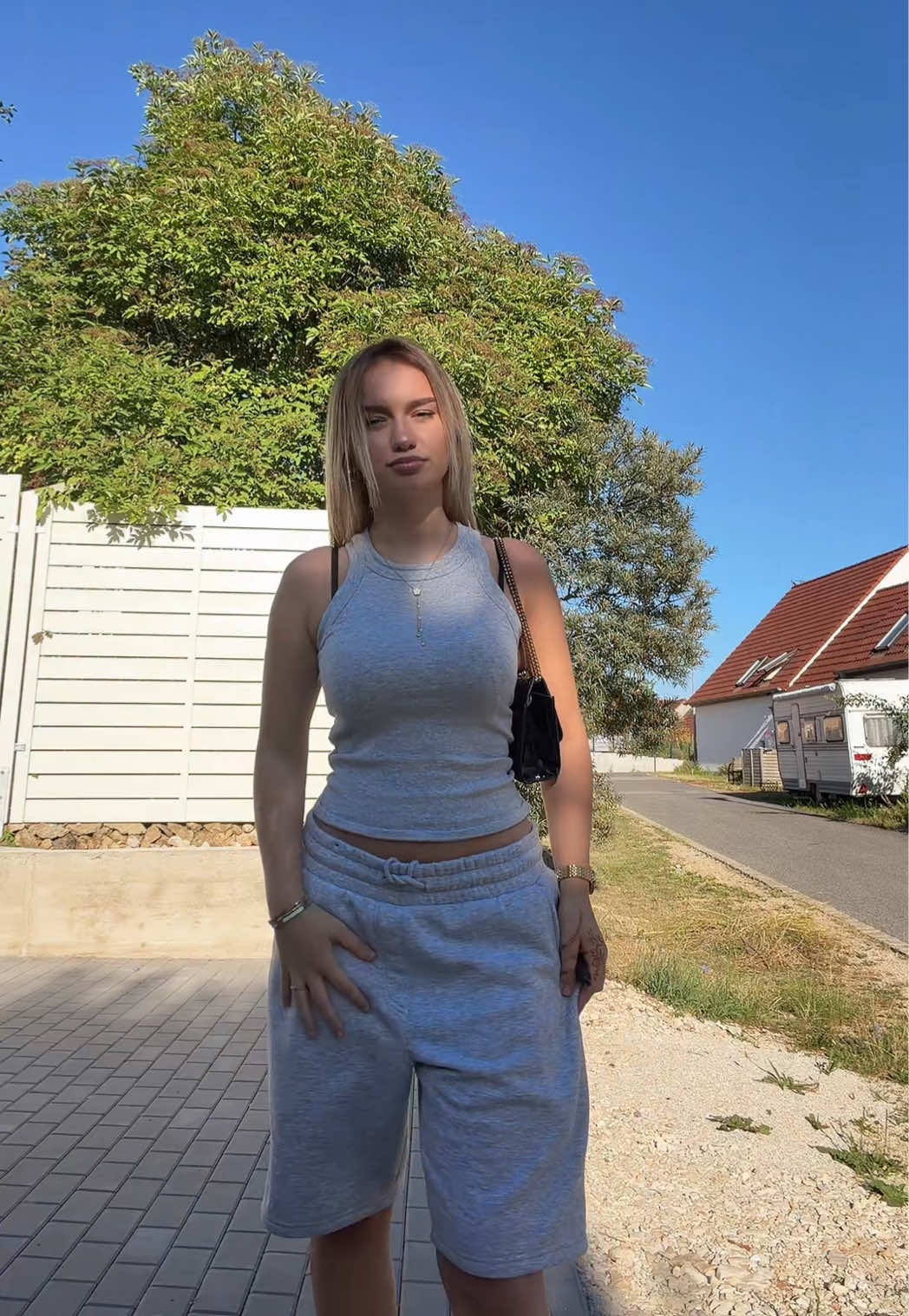 @EDONISA
