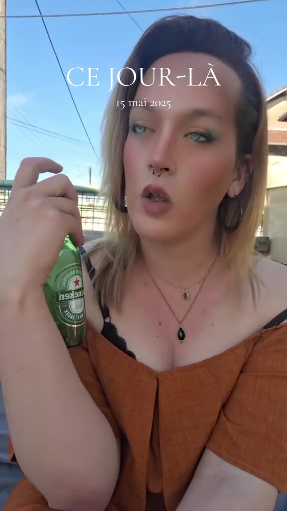 @𝐿𝑜𝓊𝒶𝓃𝑒 𝒞𝒽𝒶𝓃𝑒𝓁
