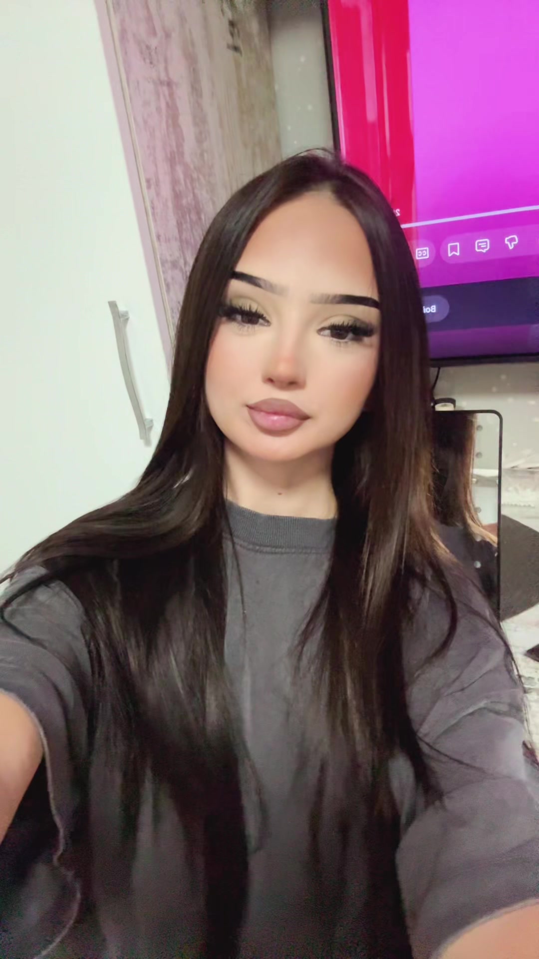 @𝙋𝙄𝙉𝙕𝘼𝙍𝙄 𝙑𝘼𝙉𝙀𝙎𝘼 🪽