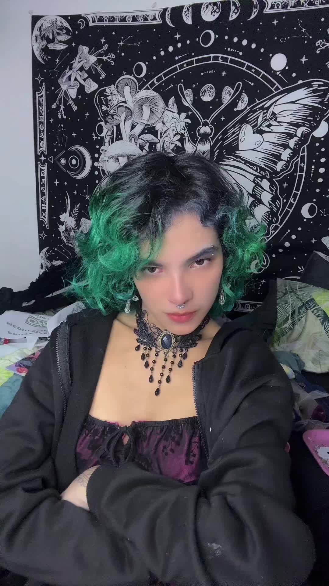 Kapitas (@kapitas22) - Urlebird