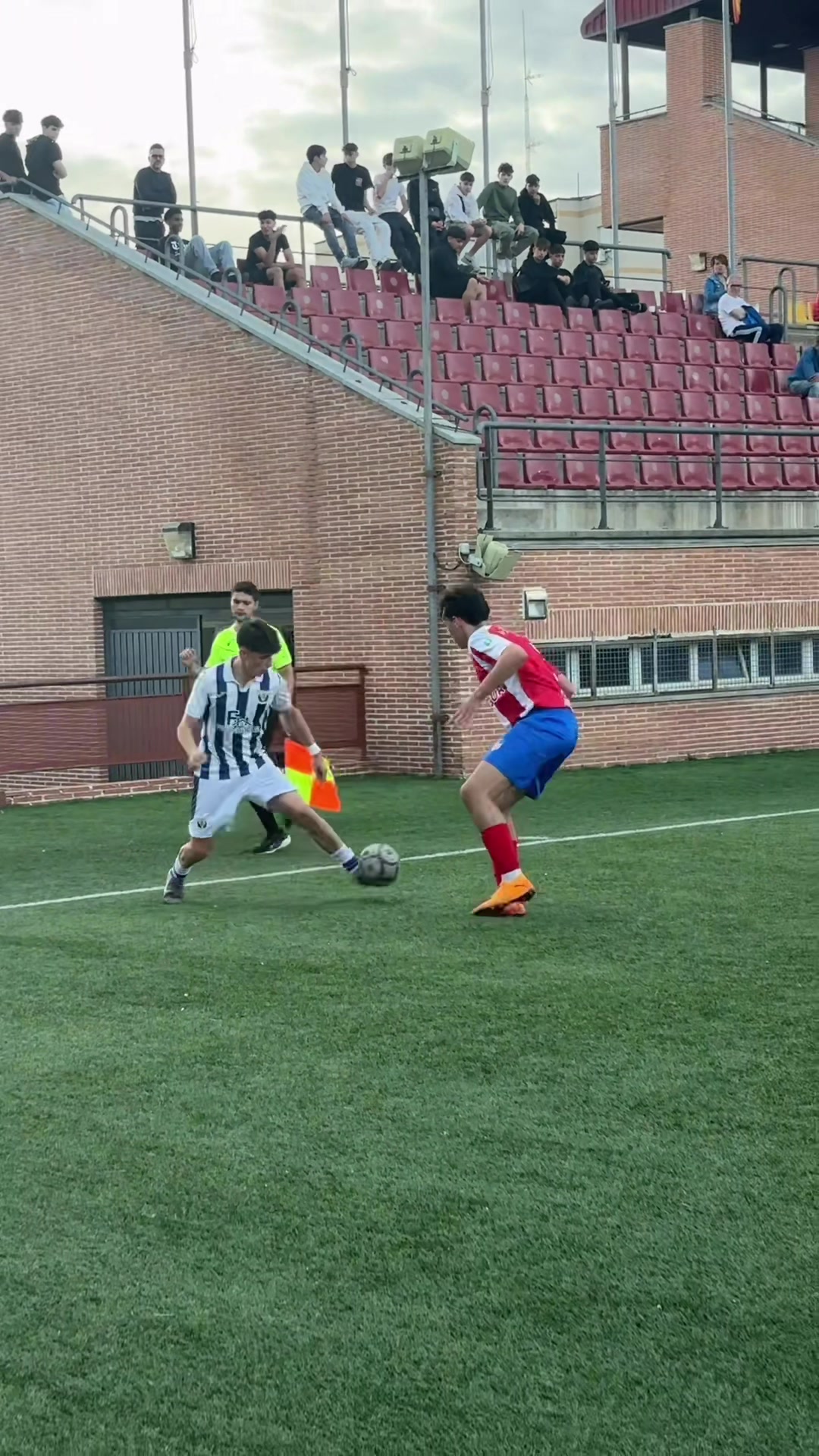 @C.D. Legan&eacute;s