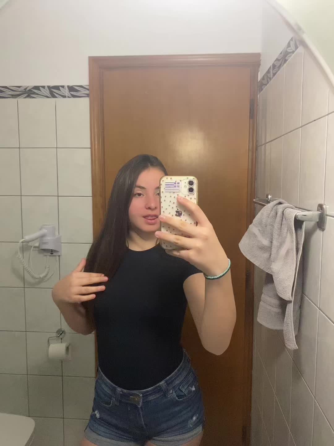 @_theodoraa__