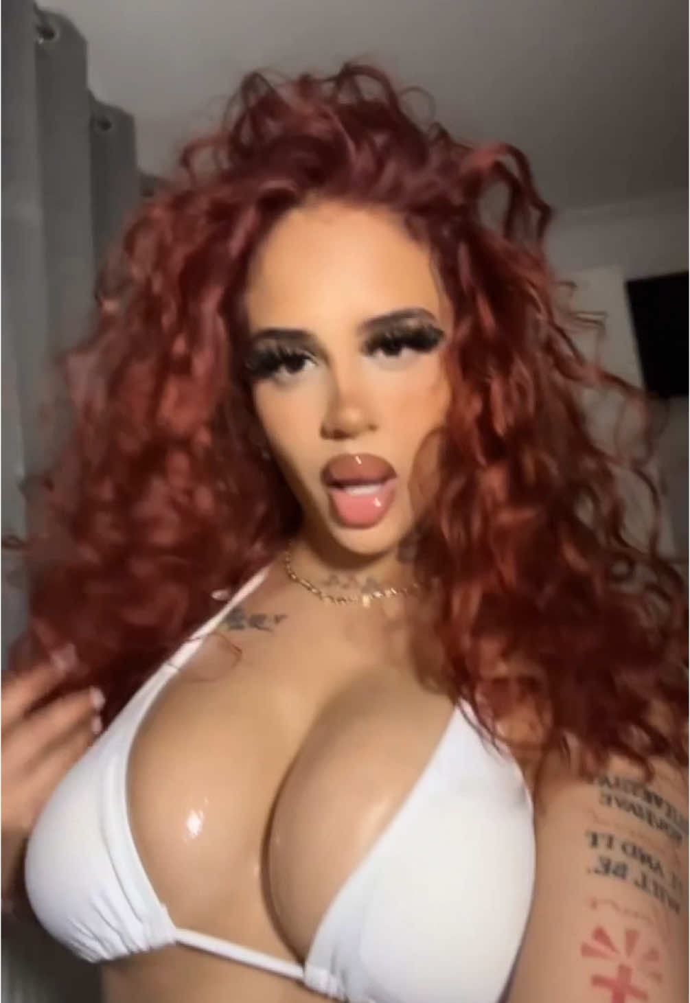 @curlytgoneghost