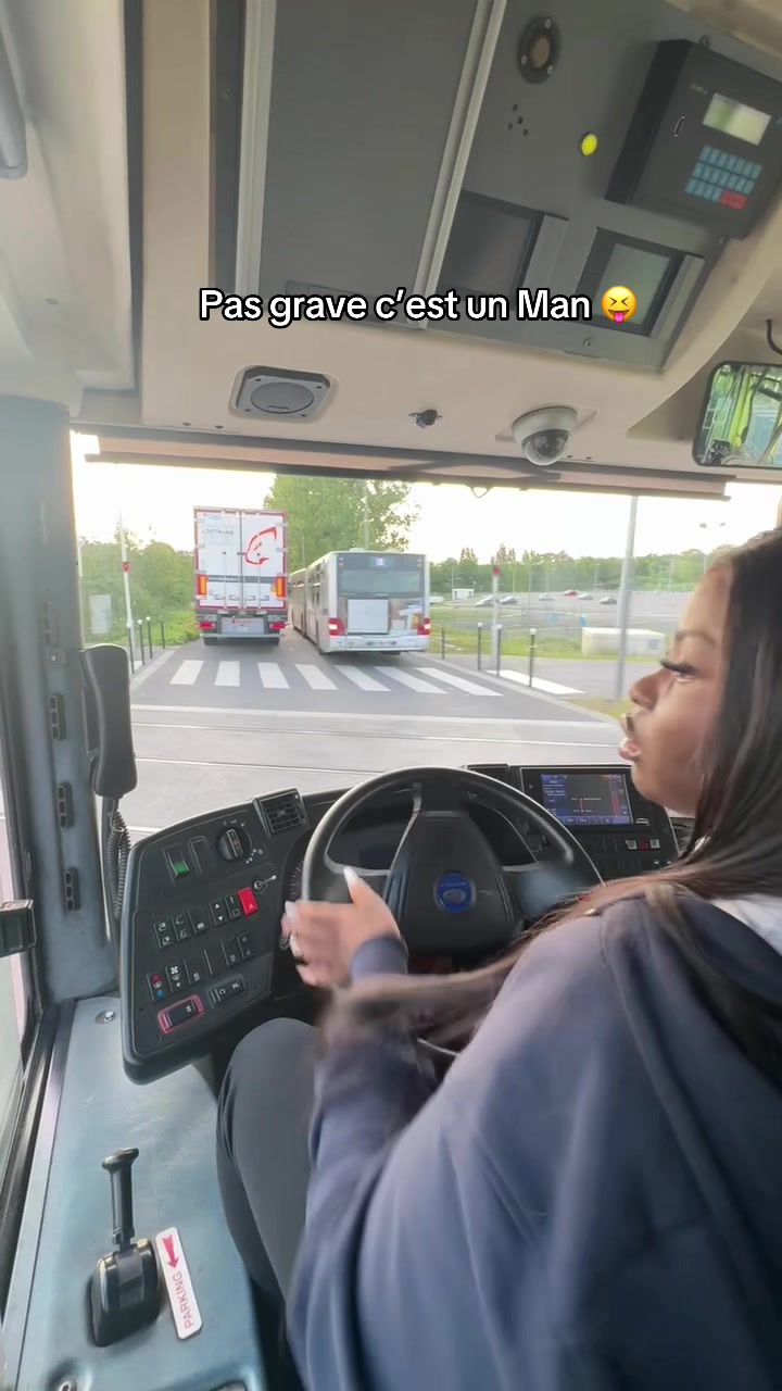 @𝐆𝐲𝐬𝐞𝐥𝐥𝐞𝐃𝐫𝐢𝐯𝐞𝐫 💕
