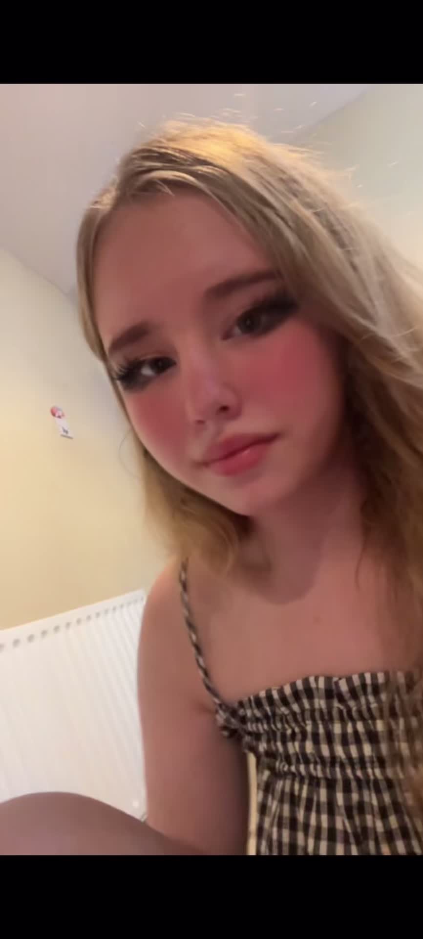 @Bella_love