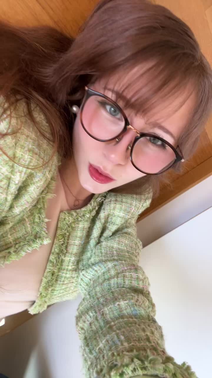 @Ella