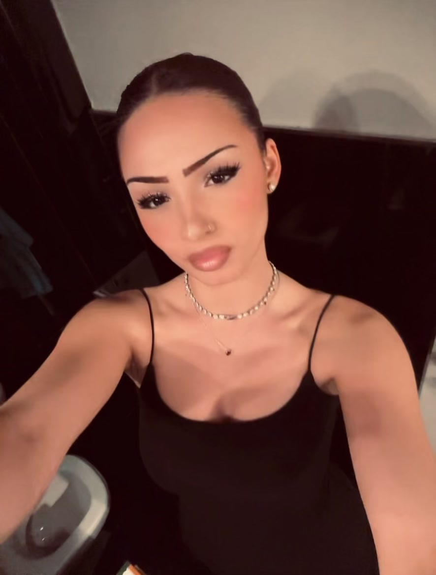 @R E B E C C A 💋