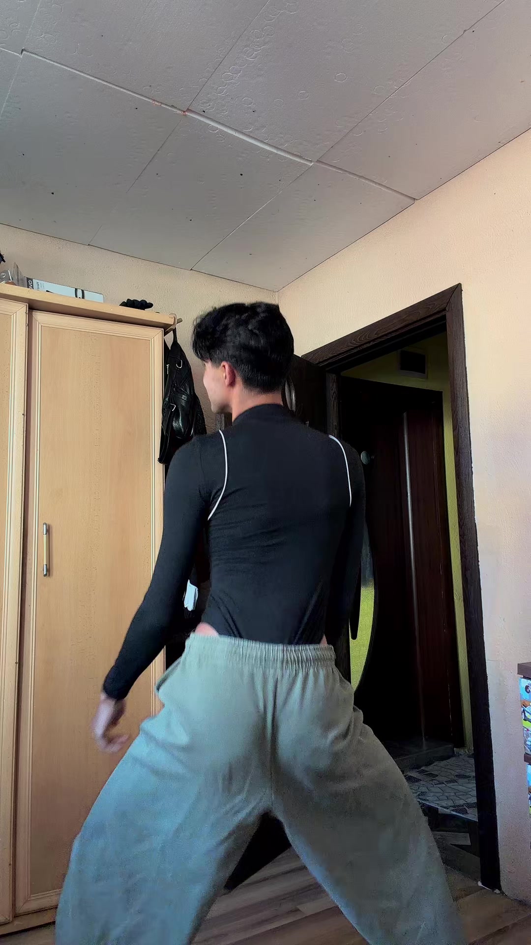 @Vickyy B.