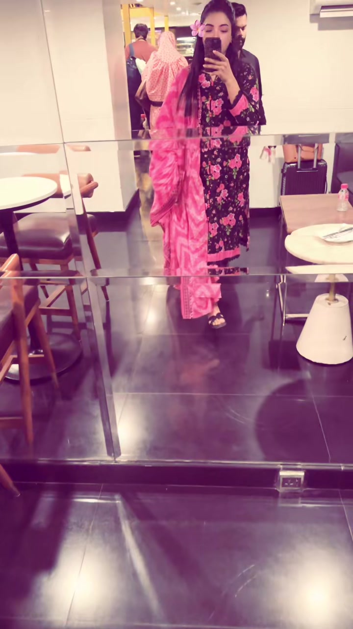 @Aaniyaa 🇦🇪