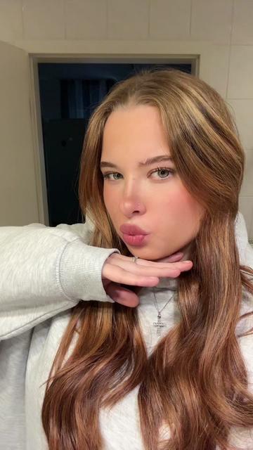 @𝑨𝒍𝒆𝒂🌺