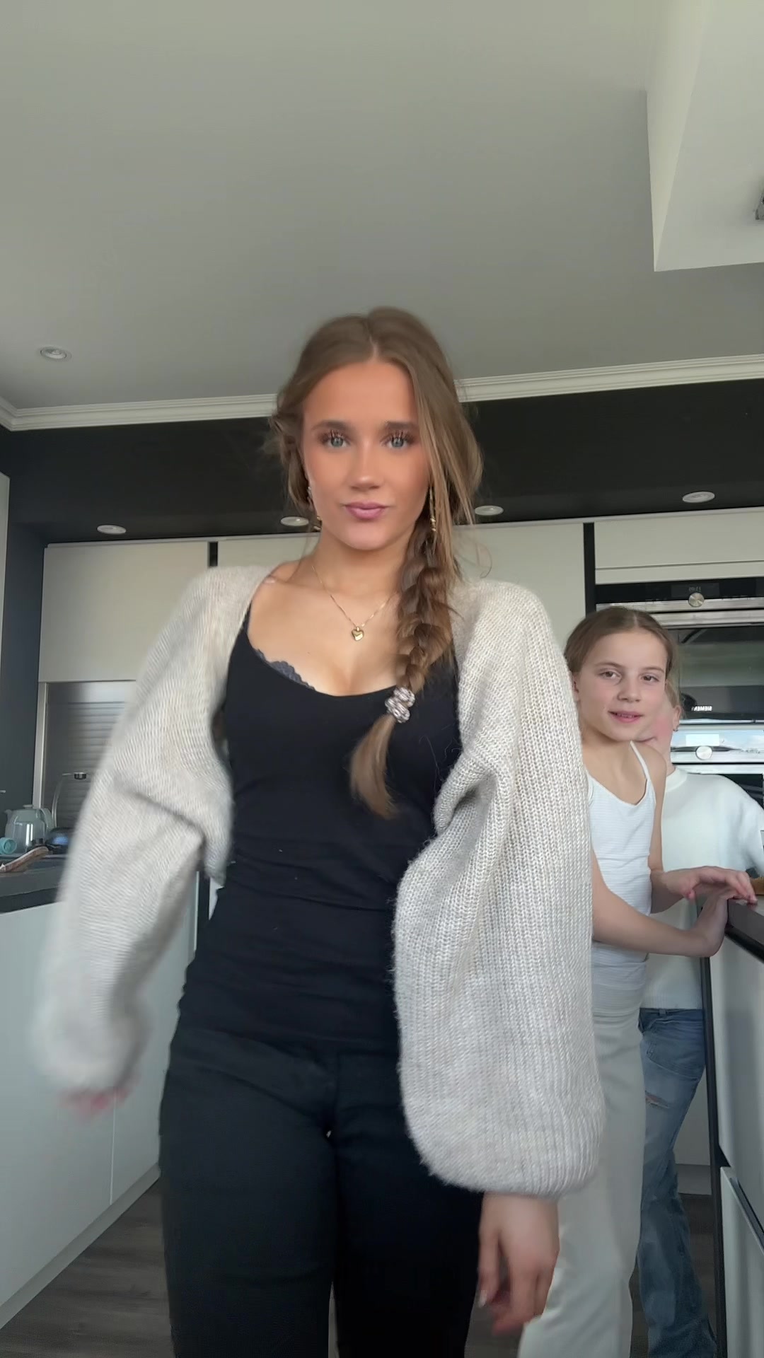 @Elise