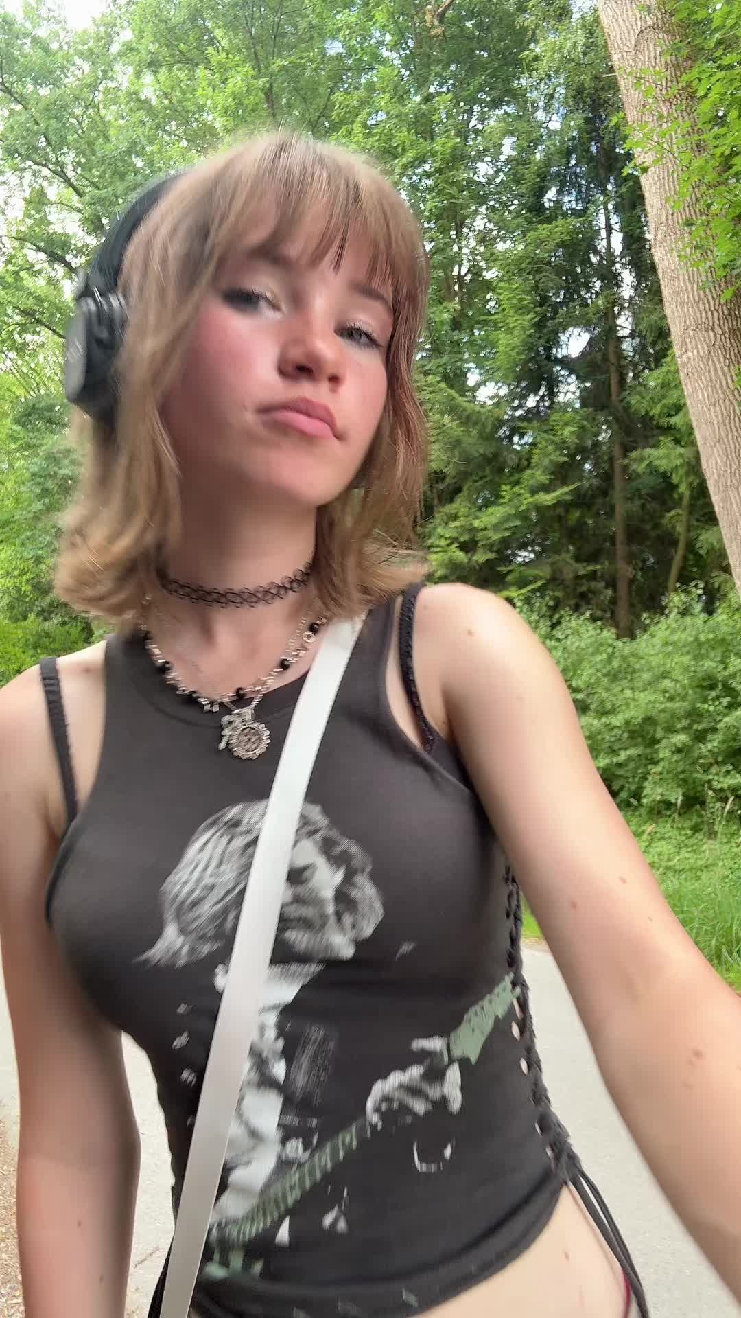 @Mollywinks