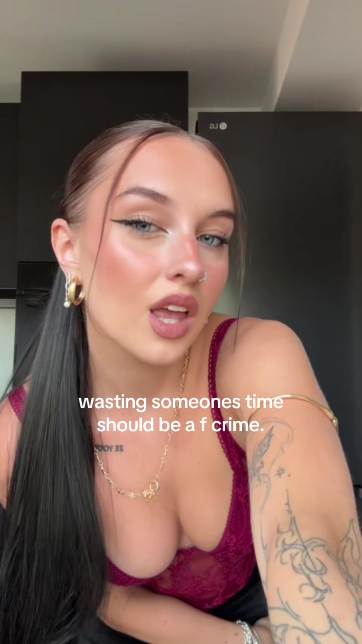 @Claudia ⚢