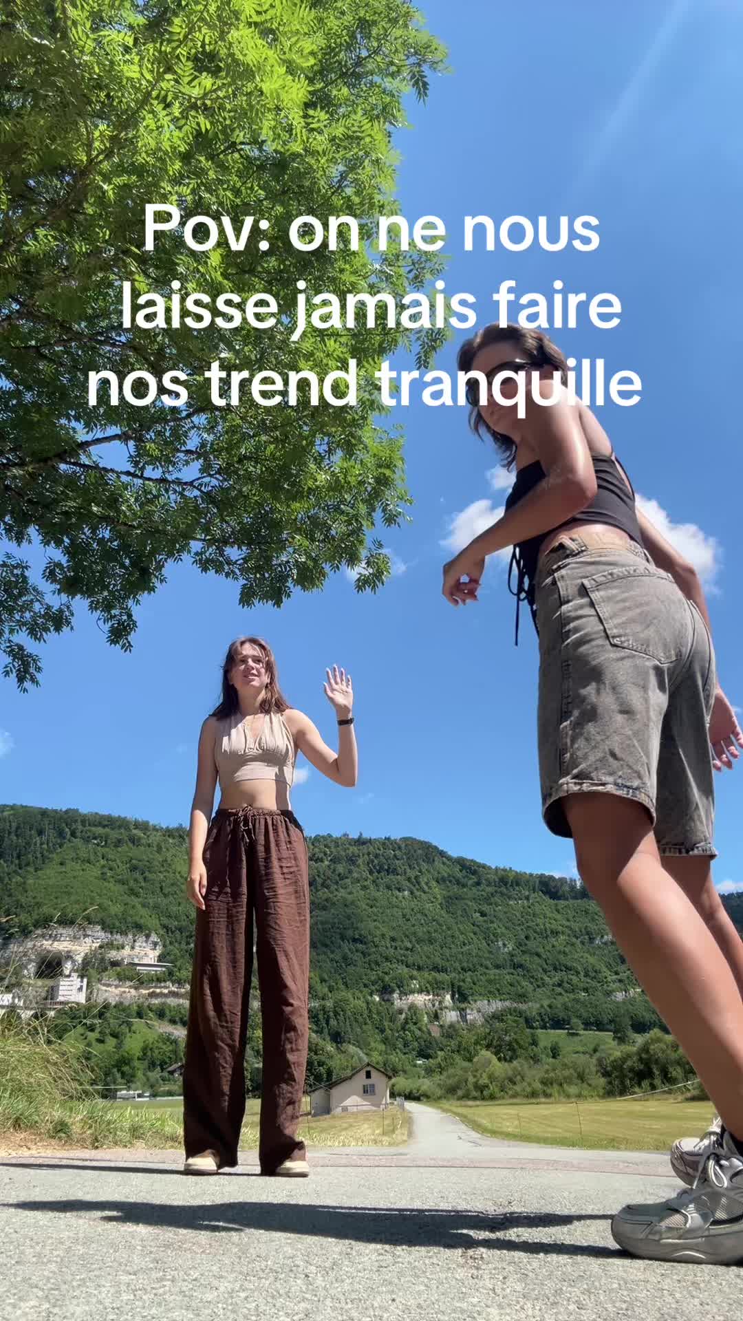@L’autre la