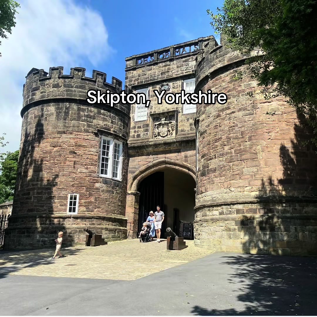 @Charlottestravelblog