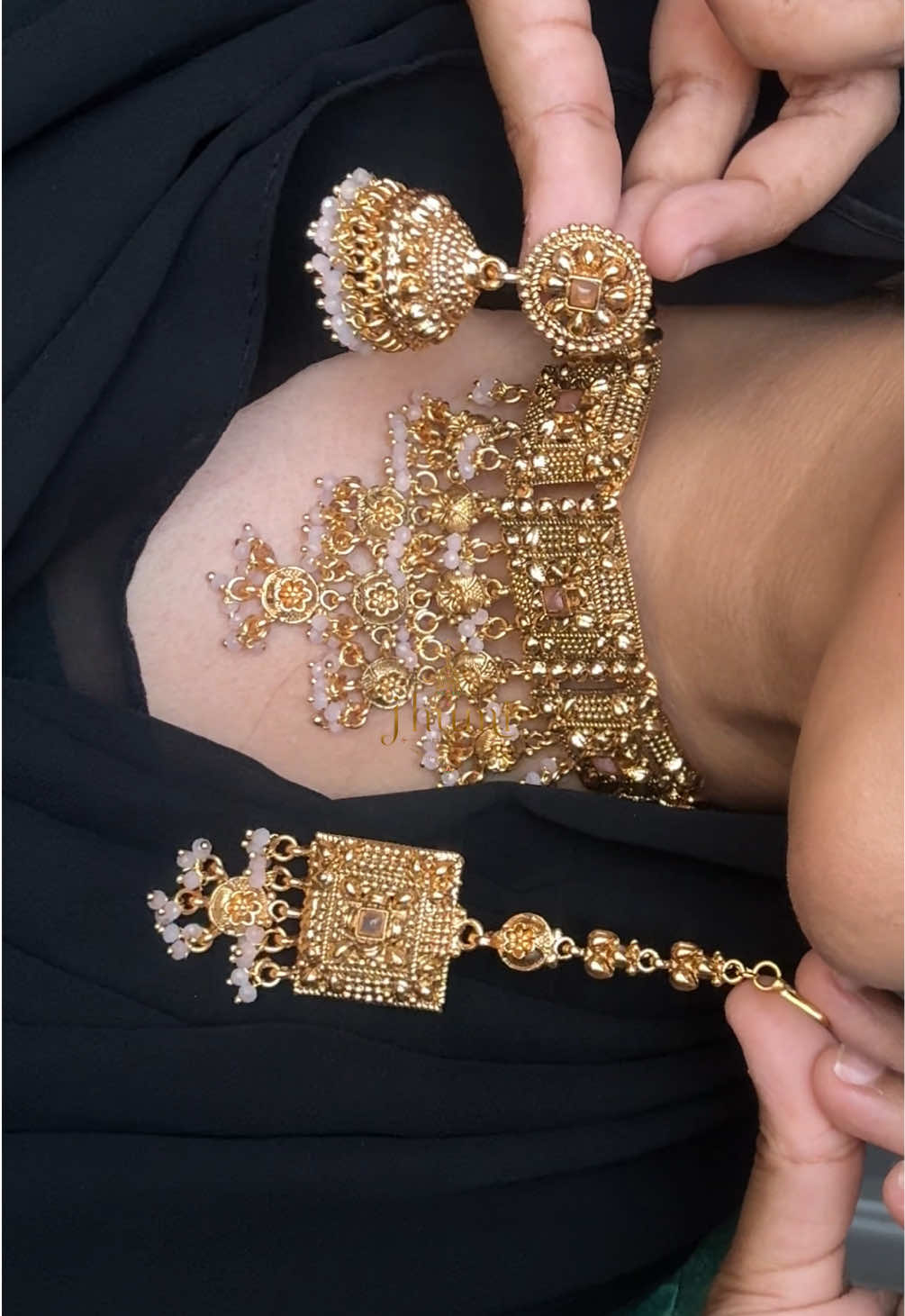 @Jhumi