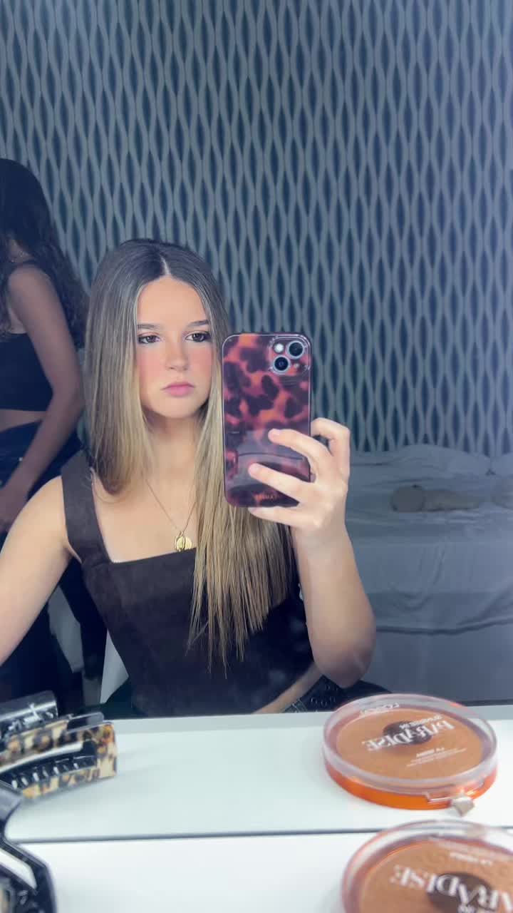 @isadeluquee