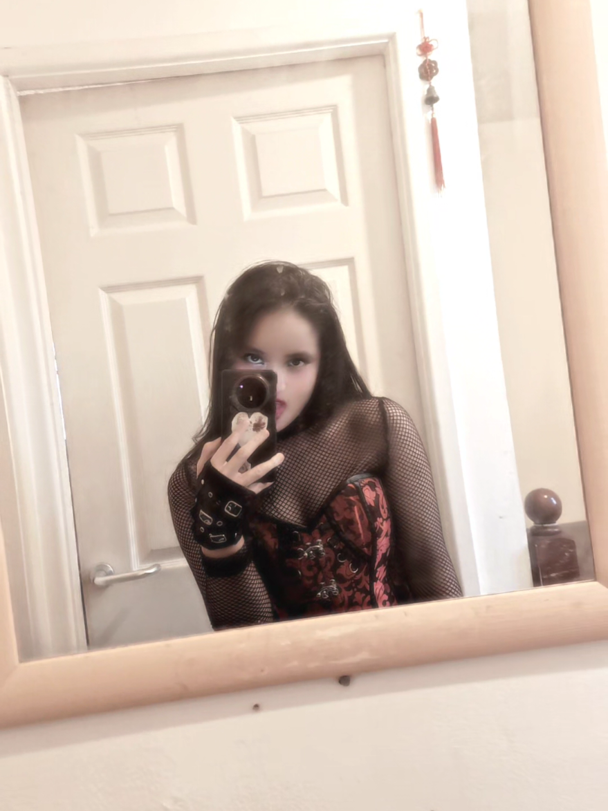 @Belladonna Trix🖤