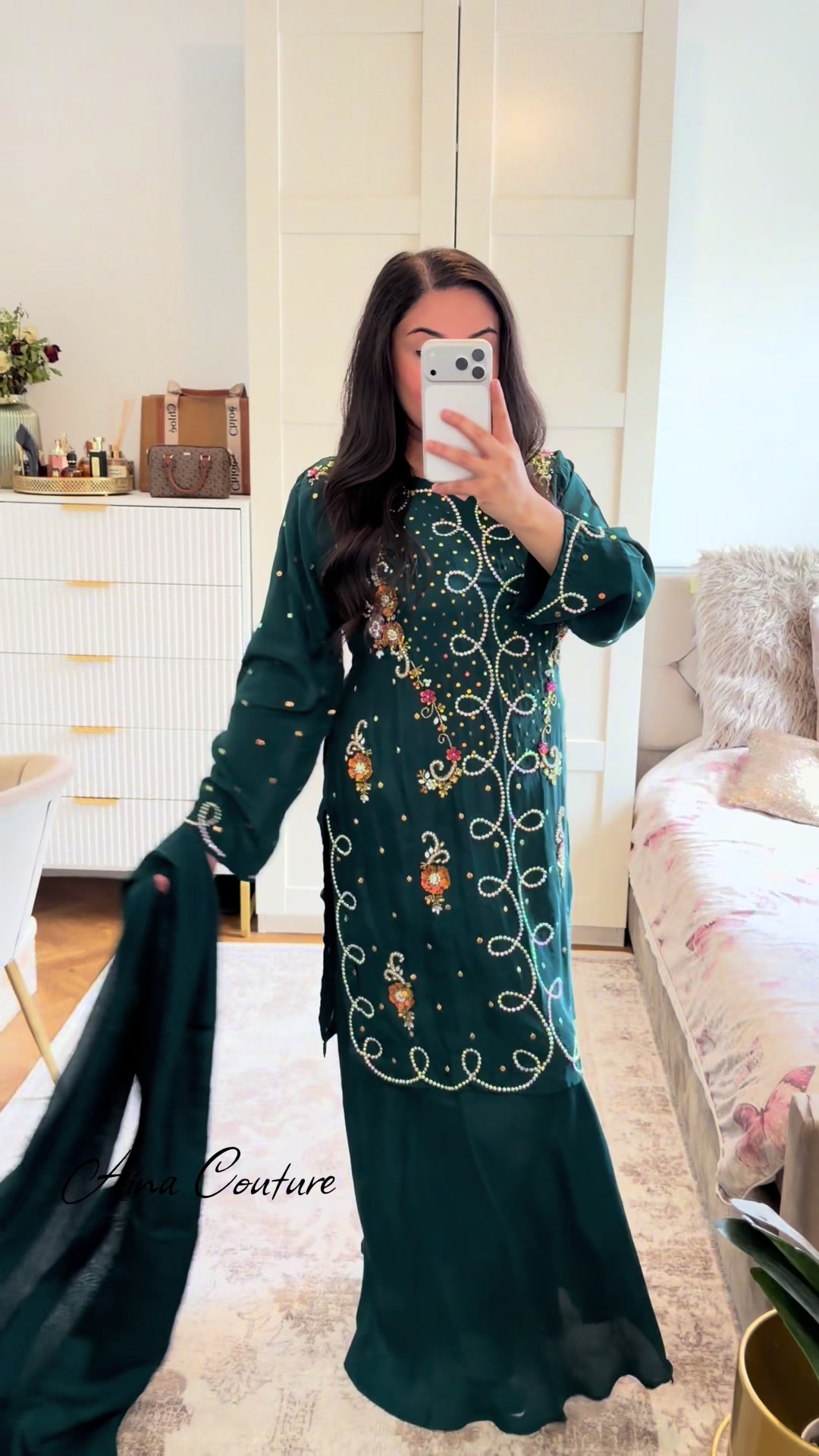 @Aina__couture