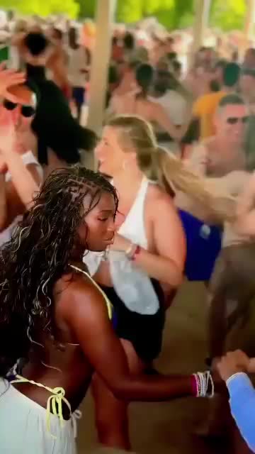 @vivelasalsauk