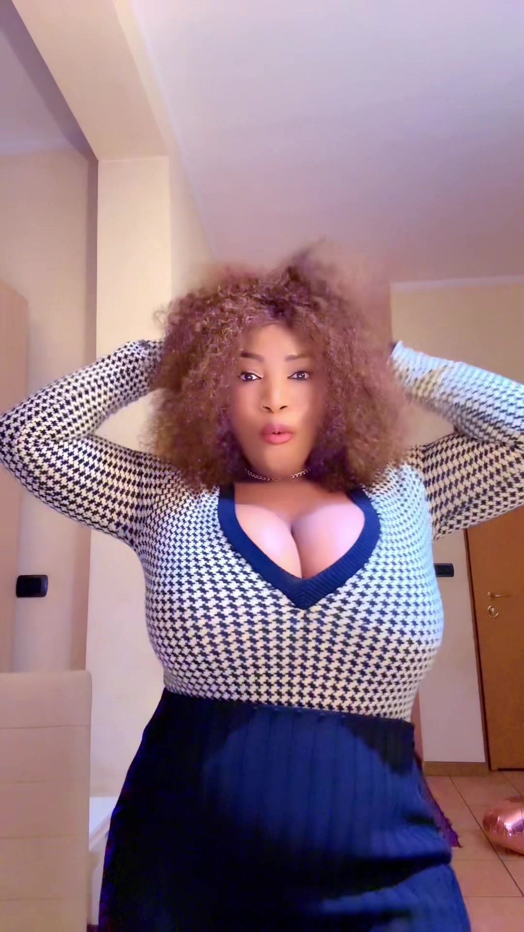 @Luxury Queen Bri