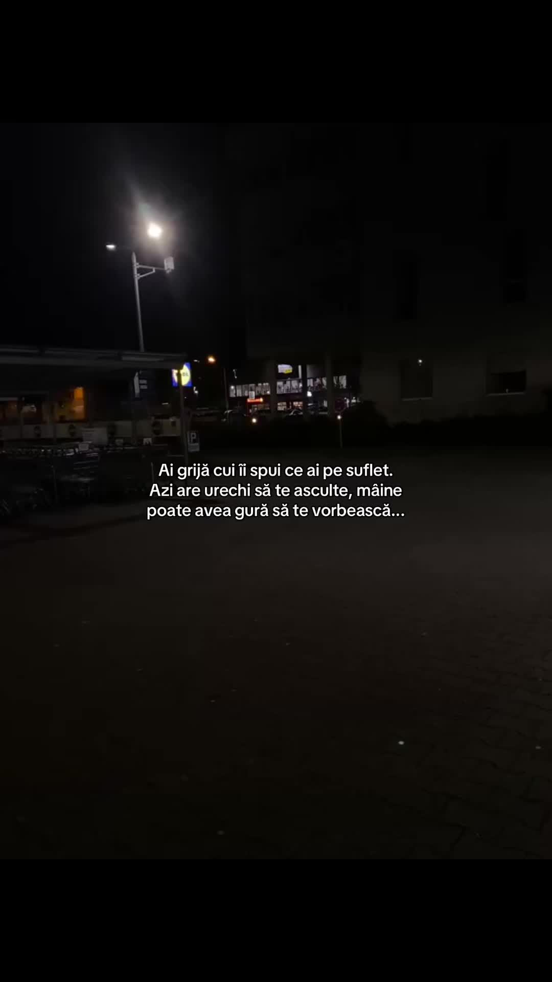 @•••