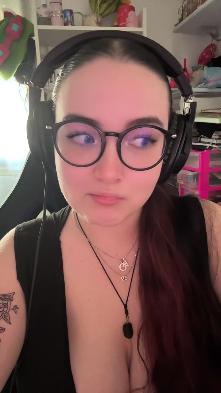 @🦋🐱