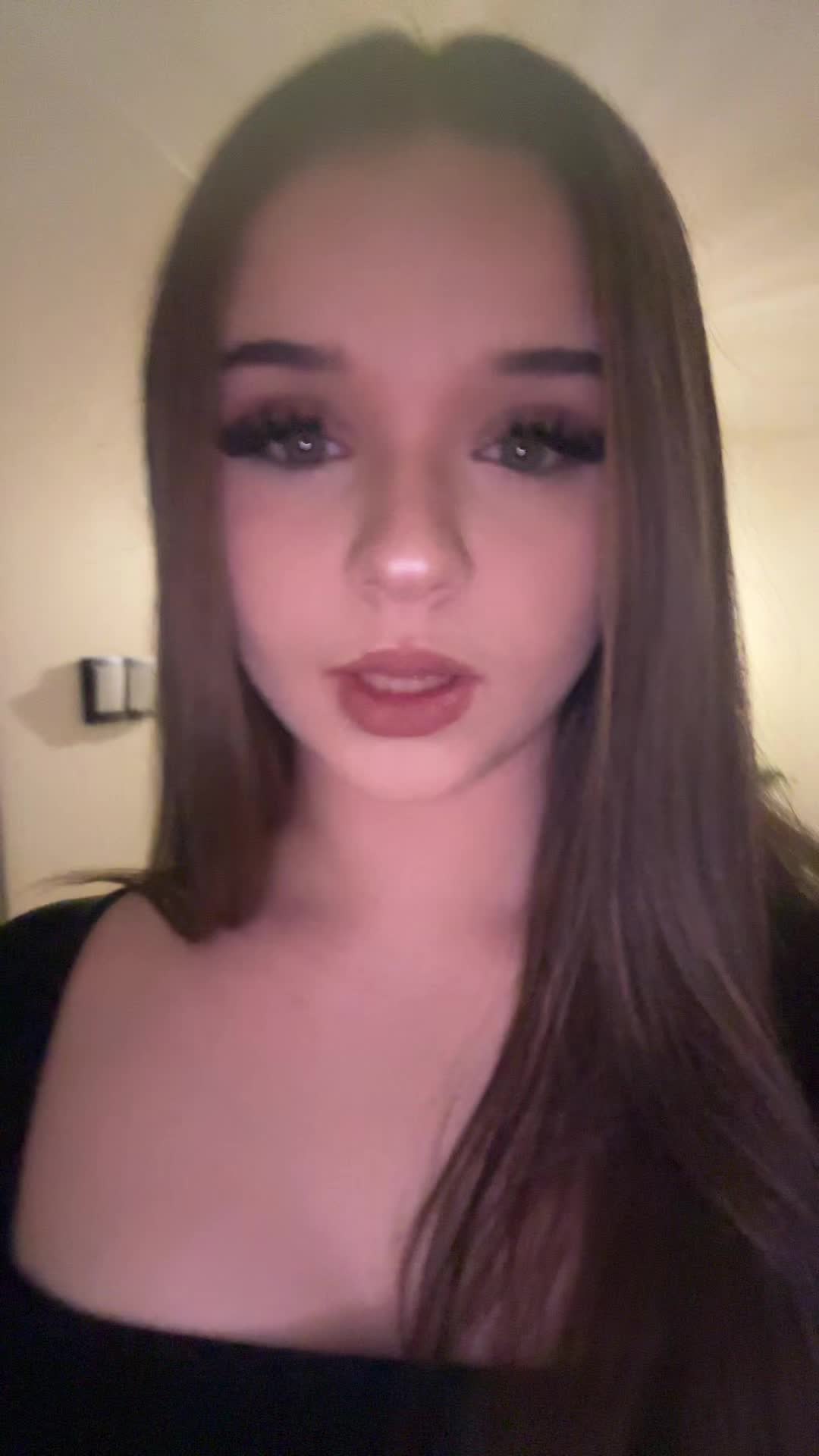 @zuvanxar_